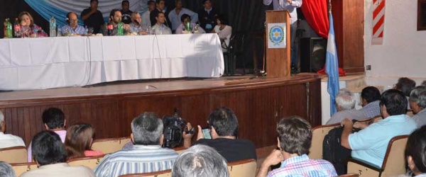 Zottos quiere que el Estado pague parte del sueldo de los petroleros, para evitar despidos