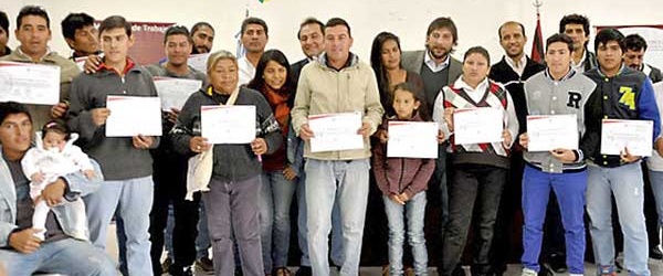 18 jóvenes del El Quebrachal, certificados por el gobierno en herrería artística