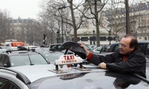 Las protestas de los taxistas colapsan París, Londres y Madrid