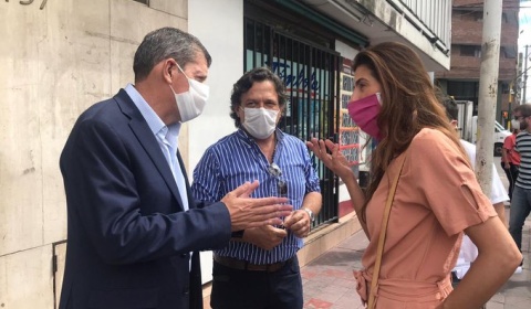 Estamos obligados a distinguir entre ‘restrictivo’ y ‘autoritario’