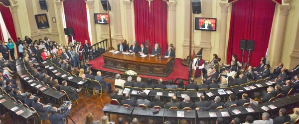 Un breve discurso le alcanza a Urtubey para repasar sus logros de ocho años de gobierno