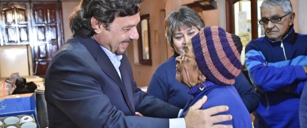 Gustavo Sáenz visitó el club de adultos mayores San Pantaleón en Villa Soledad