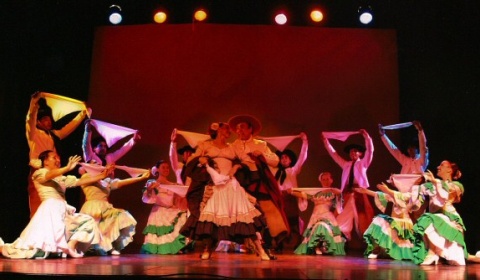 El Ballet Salta celebra sus 48 años en el Teatro Provincial