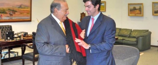 Carlos Slim y la maldición de la orden del poncho