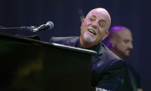 Billy Joel estrena sus 70 años con un concierto vital y deslumbrante en Wembley