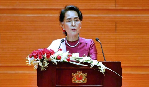 Aung San Suu Kyi condena con matices la violencia contra la minoría rohingya
