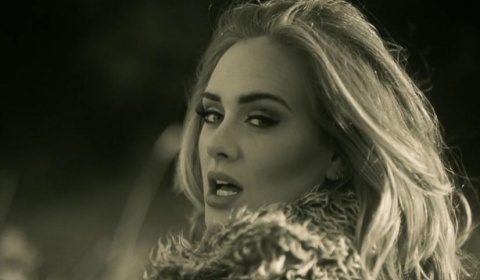 Adele rompe el récord de ventas de la canción con más descargas con 'Hello'