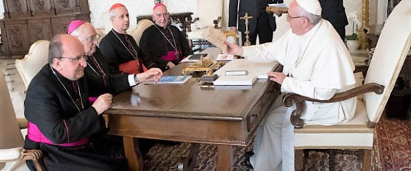 El Episcopado argentino acuerda el 'reemplazo gradual' de los aportes del Estado