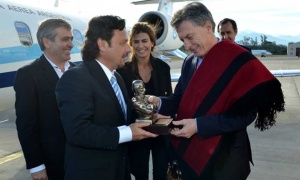 Macri se reúne hoy con dos mil intendentes para analizar obras públicas
