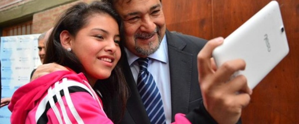 El intendente Miguel Isa insta a los jóvenes a 'superarse y aprovechar las oportunidades'