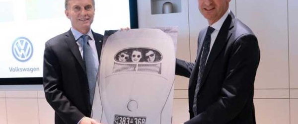 Macri anuncia que Mercedes Benz y Volkswagen ampliarán la inversión en Argentina