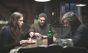 Cine de domingo con 'Hipersomnia' y 'Nieve negra'