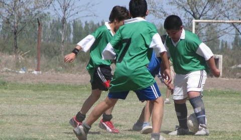 Una jueza de Tartagal condena a unos okupas futbolistas a devolver la cancha a sus propietarios
