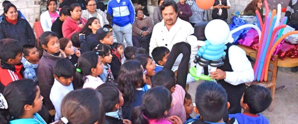Gustavo Sáenz visita un comedor popular infantil en el barrio San Calixto de Salta