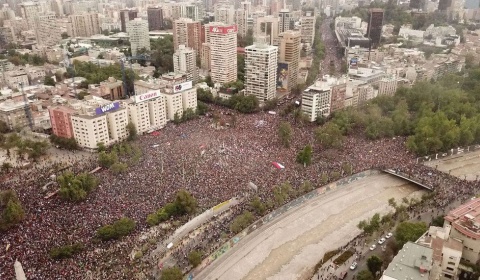 Más de un millón de personas protestan en Chile en una histórica marcha