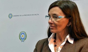 Guardapolvos blancos en las iglesias de Salta