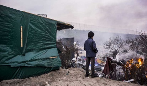 UNICEF urge a proteger a los niños del campamento de migrantes de Calais