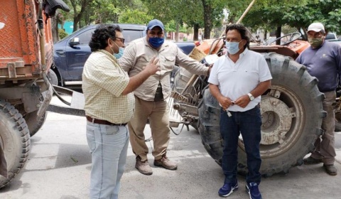 Sáenz supervisa las obras de pavimentación en El Carril