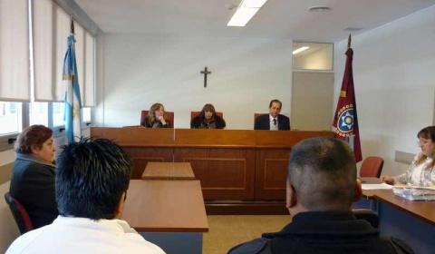 Un hombre de 71 años vendía drogas y las regalaba a jovencitas con la ayuda de 'teros'