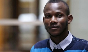 Lassana Bathily, el joven que salvó a varios rehenes en Hyper Cacher, tendrá la nacionalidad francesa