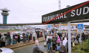 El hombre que atacó a una soldado en Orly era conocido de los servicios de inteligencia