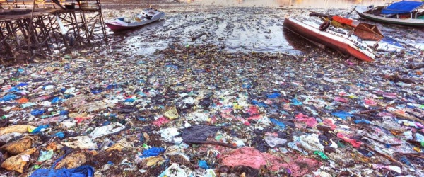 El sector turístico global adopta medidas contra la contaminación por plásticos