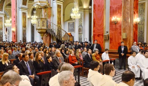 ¿Sin guardapolvos blancos en la Catedral, el Milagro será menos Milagro?