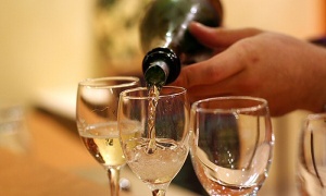 El gobierno mantiene la exención fiscal a los vinos espumantes