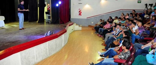 Miguel Isa participa en el ciclo MotivAcción en Orán