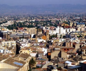 'Olía a rocío, olía a retama, aquella mi tierra valiente y callada...'