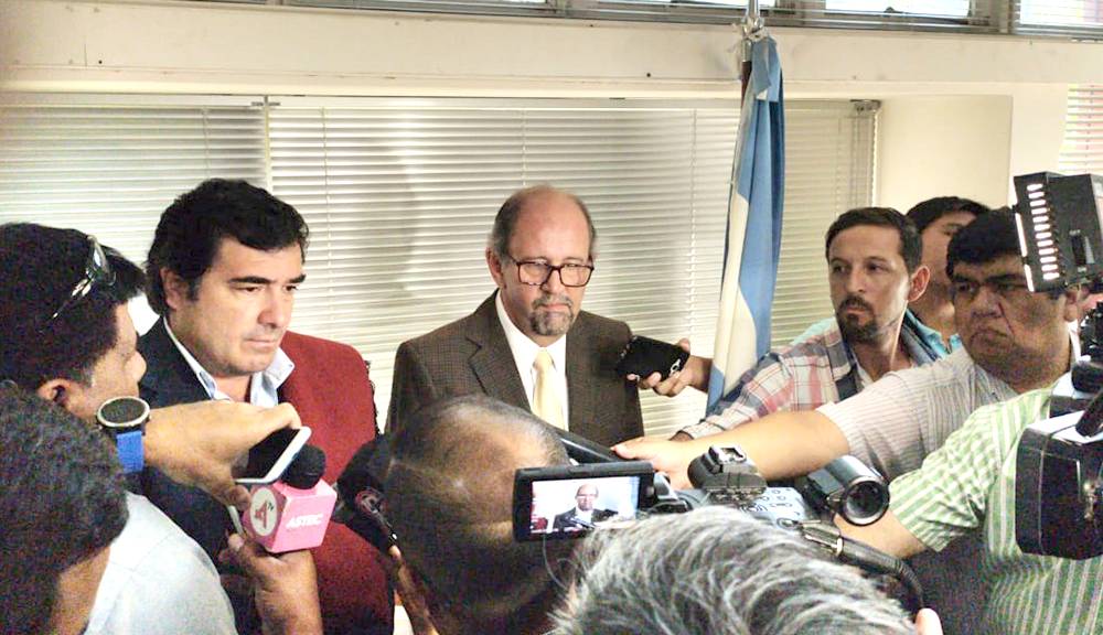 Los ministros de los Ríos y Camacho ante la prensa