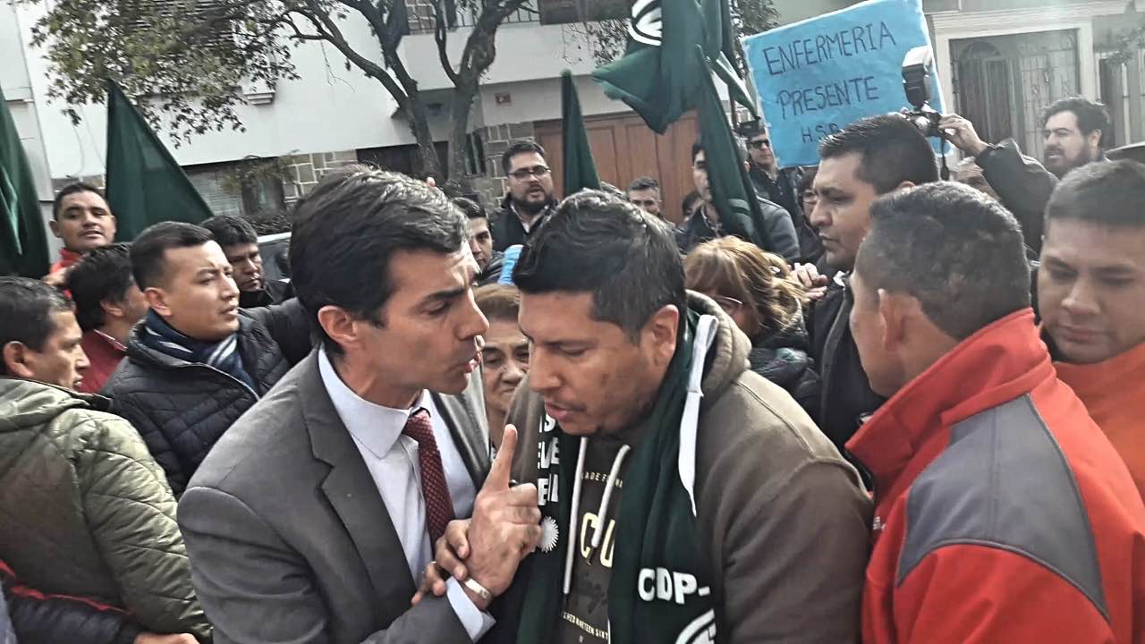 Juan Manuel Urtubey, en medio de la refriega