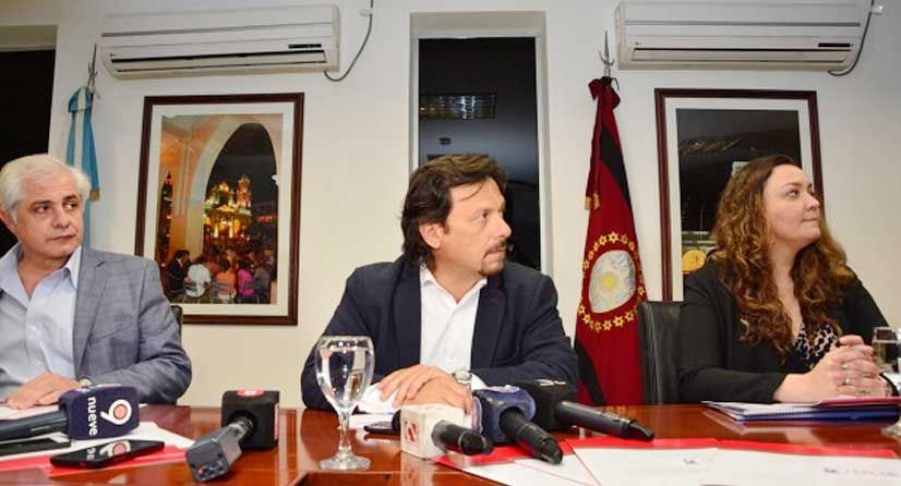 Gustavo Sáenz y su equipo de gobierno