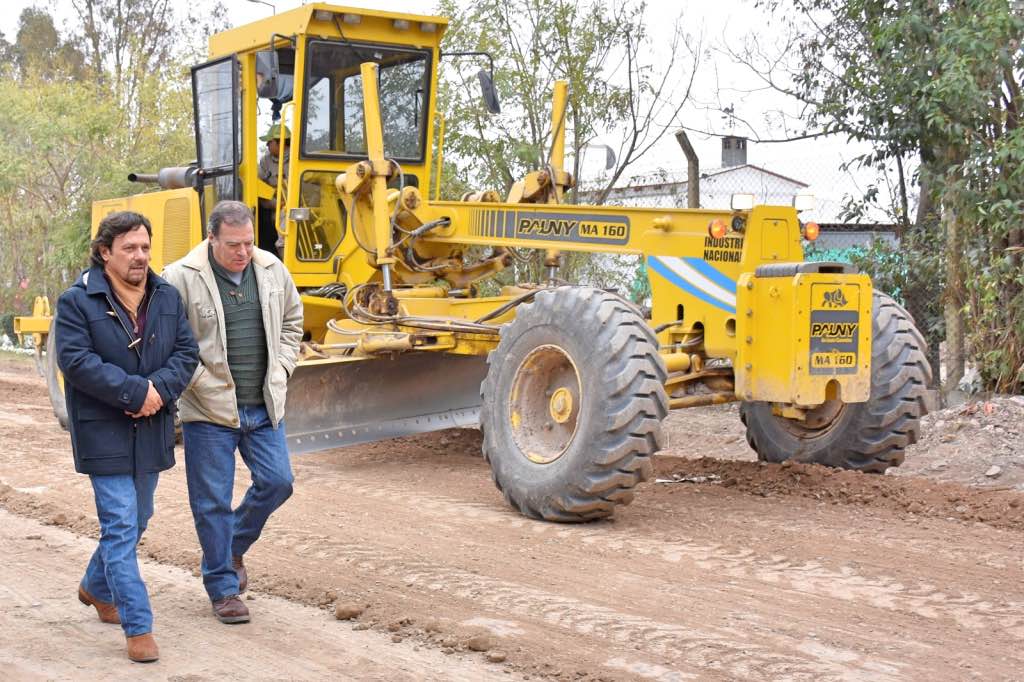 Sáenz recorre las obras de pavimentación mt_nothumb