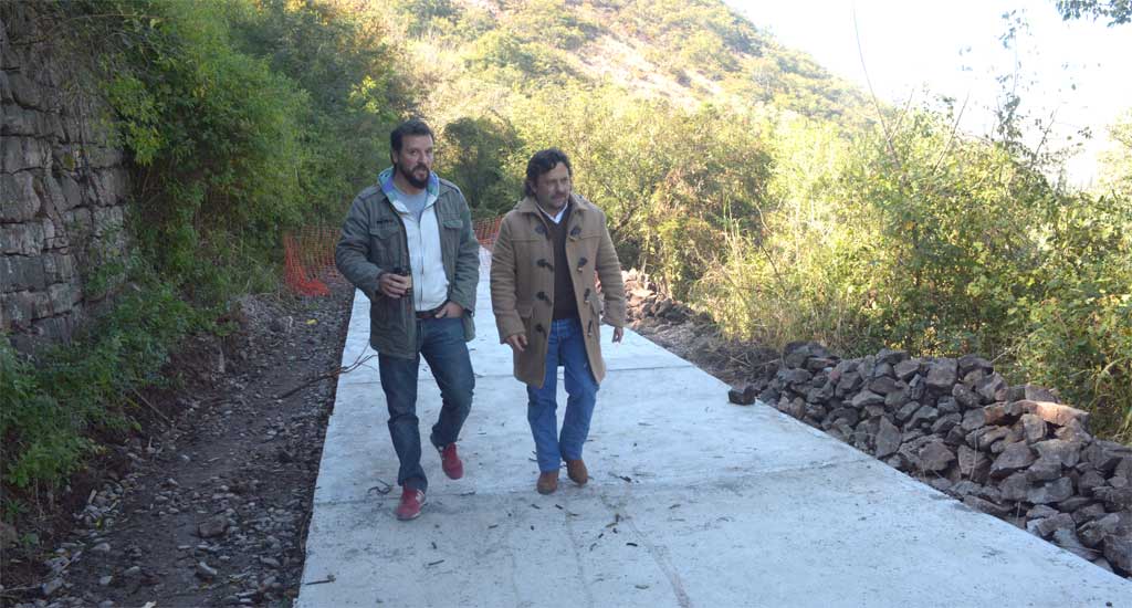 El intendente Sáenz recorre las obras en el cerro San Bernardo