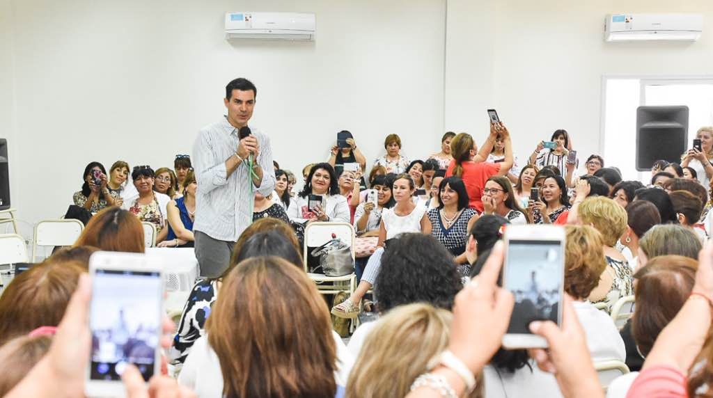 Urtubey habla a las maestras jardineras