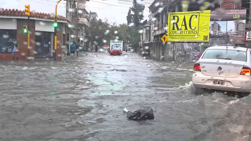 Calles intransitables en el centro de Salta mt_nothumb