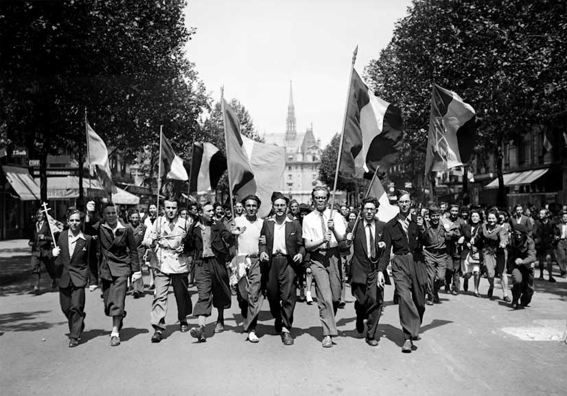 'Celebración en París el 8 de mayo de 1945 por la rendición de Alemania'